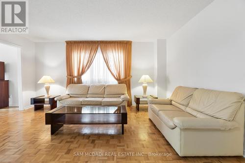 3346 Palgrave Road, Mississauga, ON - Indoor Photo Showing Living Room