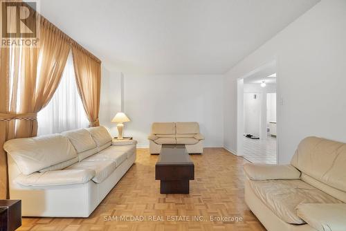 3346 Palgrave Road, Mississauga, ON - Indoor Photo Showing Living Room
