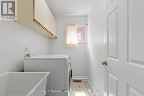 3346 Palgrave Road, Mississauga, ON - Indoor Photo Showing Laundry Room