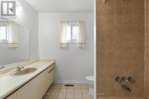3346 Palgrave Road, Mississauga, ON - Indoor Photo Showing Bathroom