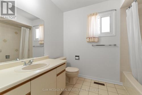 3346 Palgrave Road, Mississauga, ON - Indoor Photo Showing Bathroom