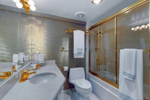 1102-225 Belleville St, Victoria, BC - Indoor Photo Showing Bathroom