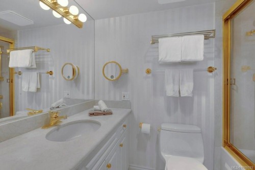 1102-225 Belleville St, Victoria, BC - Indoor Photo Showing Bathroom