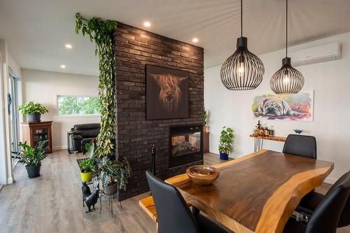 Cuisine - 85Z Rue St-Gilbert, Lévis (Desjardins), QC - Indoor Photo Showing Dining Room With Fireplace