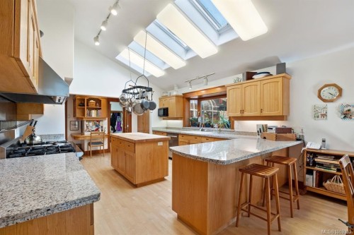 1717 Glen Urquhart Dr, Courtenay, BC 