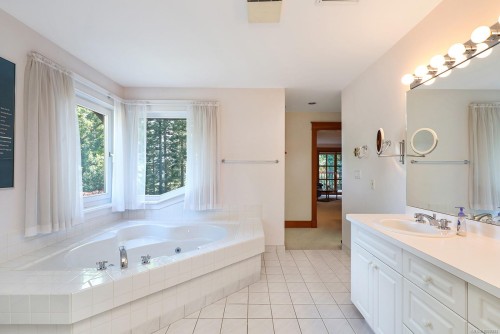 1717 Glen Urquhart Dr, Courtenay, BC 