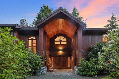 1717 Glen Urquhart Dr, Courtenay, BC 