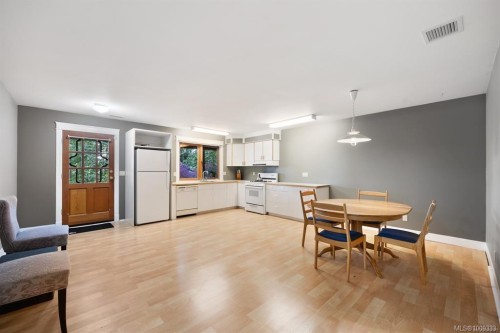 1717 Glen Urquhart Dr, Courtenay, BC 