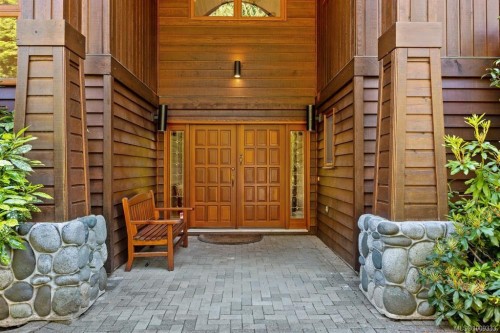 1717 Glen Urquhart Dr, Courtenay, BC 