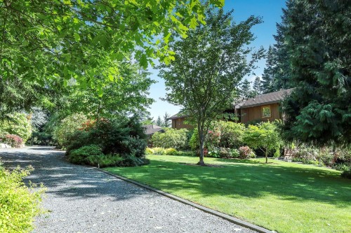 1717 Glen Urquhart Dr, Courtenay, BC 