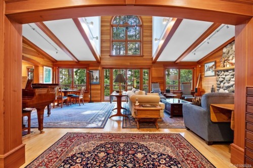 1717 Glen Urquhart Dr, Courtenay, BC 