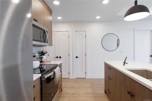 103-201 Dogwood Dr, Ladysmith, BC - Indoor Photo Showing Kitchen