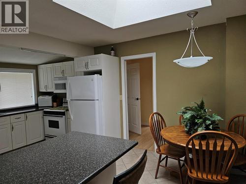 145 Mostyn Road, Arrow Park, BC - Indoor