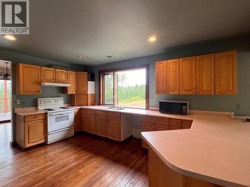 3272 Millar Road, Smithers, BC - Indoor Photo Showing Kitchen With Double Sink