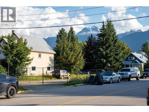 200 Third Street E, Revelstoke, BC 