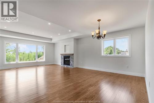 68 Belleview Drive, Kingsville, ON - Indoor Photo Showing Living Room With Fireplace
