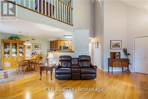 9680 Plank Road, Bayham, ON - Indoor Photo Showing Living Room