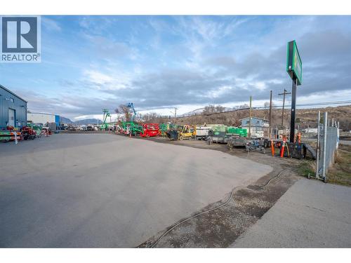 206 Maple Avenue, Oliver, BC 