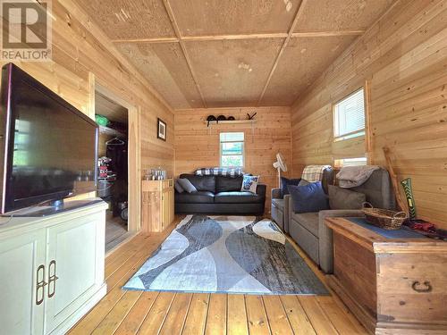 . Brady Rd, Iron Bridge, ON - Indoor Photo Showing Living Room