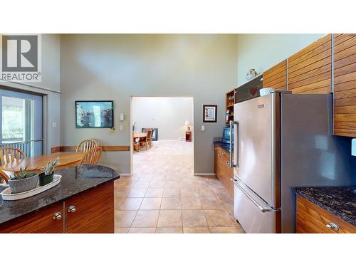 105 Castle Mountain Road, Fernie, BC - Indoor Photo Showing Kitchen
