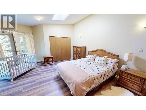 105 Castle Mountain Road, Fernie, BC - Indoor Photo Showing Bedroom