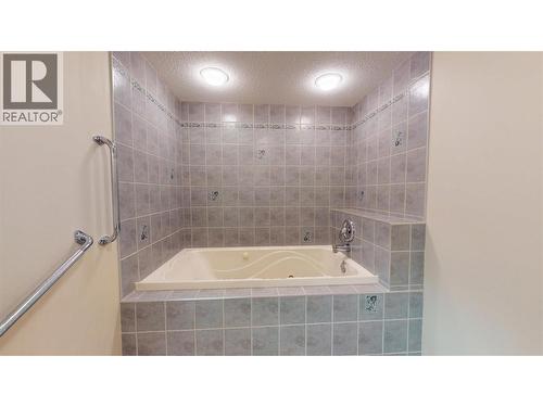 105 Castle Mountain Road, Fernie, BC - Indoor Photo Showing Bathroom