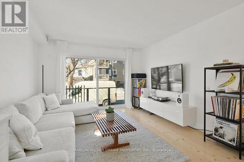 67 Pinhey Street, Ottawa, ON - Indoor Photo Showing Living Room