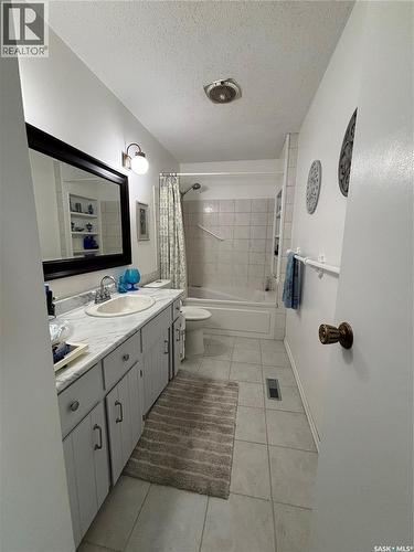609 10Th Street N, Nipawin Rm No. 487, SK - Indoor Photo Showing Bathroom