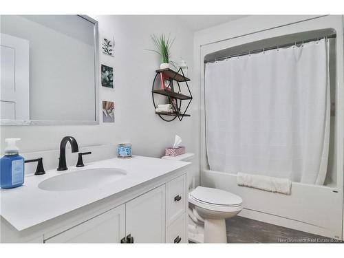 11 Riverside Dr, Petitcodiac, NB 