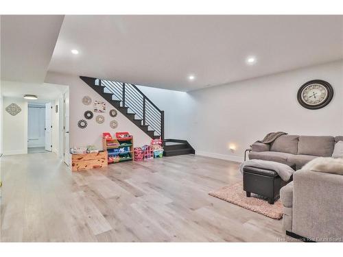 11 Riverside Dr, Petitcodiac, NB 