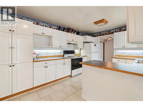 3219 River Road, Keremeos, BC - Indoor Photo Showing Kitchen