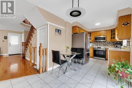 9 Flatlands Way, Brampton, ON - Indoor Photo Showing Kitchen