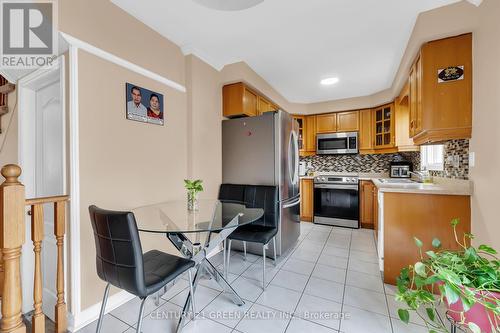 9 Flatlands Way, Brampton, ON - Indoor
