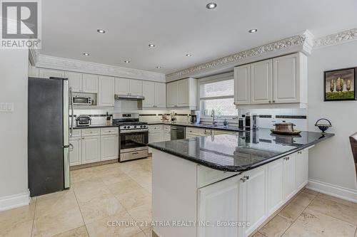 331 Binns Avenue, Newmarket, ON - Indoor Photo Showing Kitchen