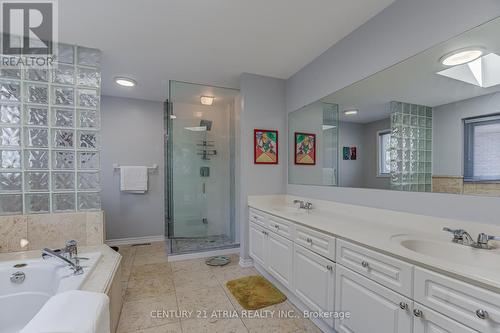 331 Binns Avenue, Newmarket, ON - Indoor Photo Showing Bathroom
