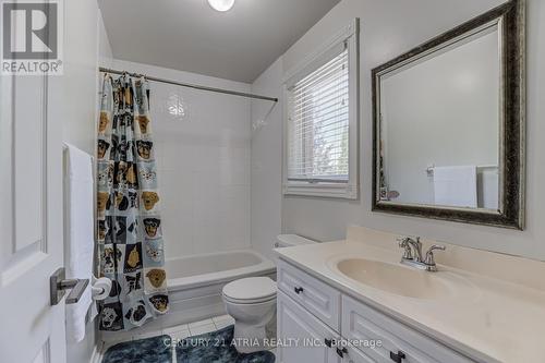 331 Binns Avenue, Newmarket, ON - Indoor Photo Showing Bathroom