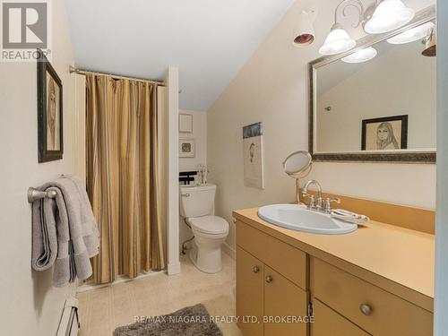 735 Niagara Boulevard, Fort Erie (Central), ON - Indoor Photo Showing Bathroom