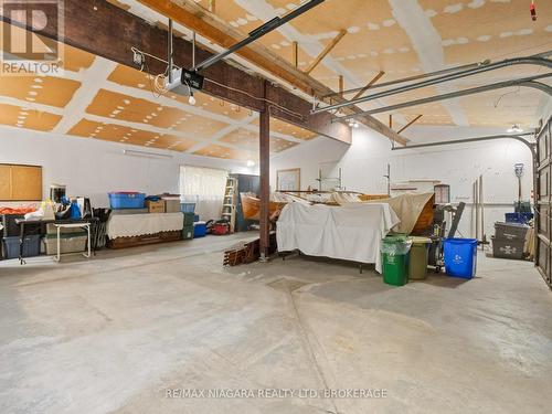 735 Niagara Boulevard, Fort Erie (Central), ON - Indoor Photo Showing Garage