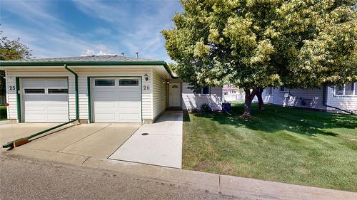 26-2375 1St Street, Cranbrook, BC - Outdoor