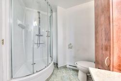 Ensuite bathroom - 