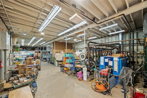 6070 Oldfield Rd, Saanich, BC 