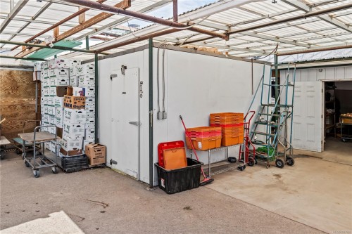 6070 Oldfield Rd, Saanich, BC 