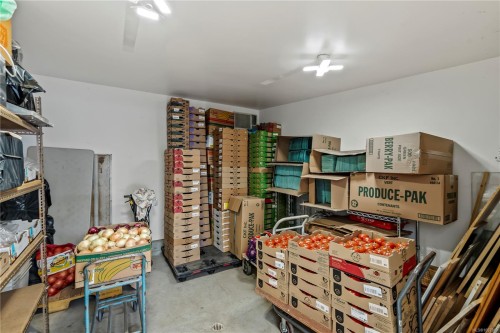 6070 Oldfield Rd, Saanich, BC 