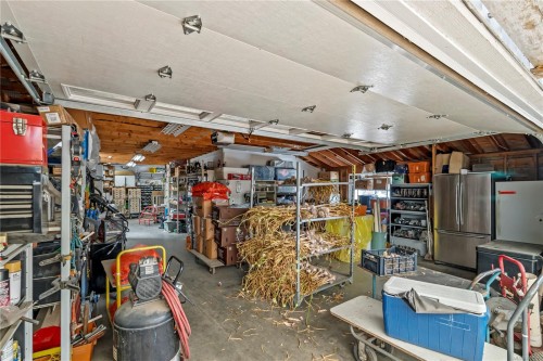 6070 Oldfield Rd, Saanich, BC 