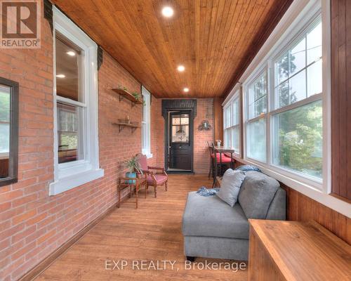 2027 Victoria Street, Howick, ON - Indoor