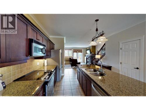 200 Bighorn Boulevard Unit# 234 B, Radium Hot Springs, BC - Indoor Photo Showing Kitchen With Double Sink