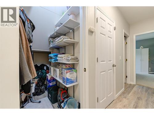 1420 Bentien Road, Kelowna, BC - Indoor