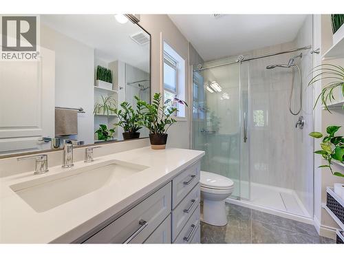 1420 Bentien Road, Kelowna, BC - Indoor Photo Showing Bathroom