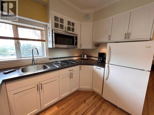 kitchen - 2044 Washington Street Unit# 8, Rossland, BC - Indoor Photo Showing Kitchen