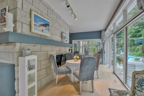 Coin-repas - 7 Place De Briey, Lorraine, QC - Indoor